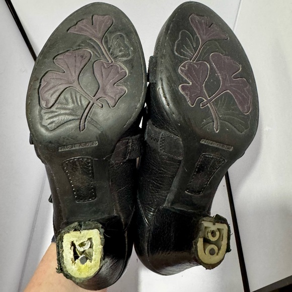 Born Velma Black Leather Mary Jane Heels - Picture 6 of 9